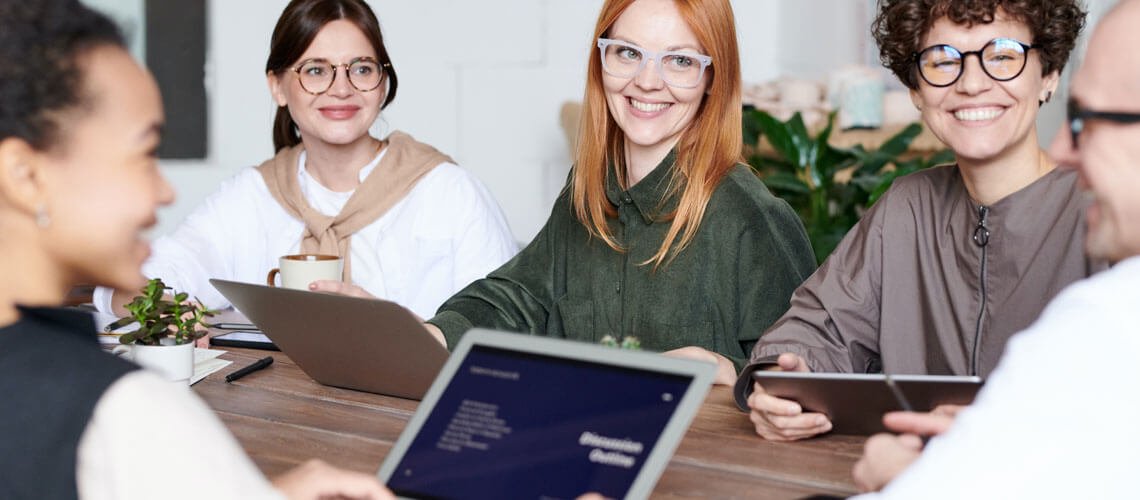 עלינו About Image